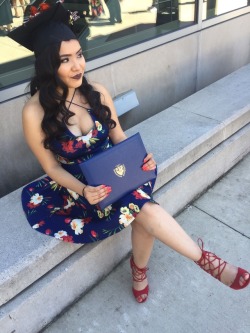 glendaxworld:  michoacanaaaa:  michoacanaaaa:  First generation college graduate with a BS in Clinical Psychology and a minor in Spanish 🇲🇽🎓   And today, I can proudly say I’m a 3rd year PhD student. En dos años I become a Doctora, si dios