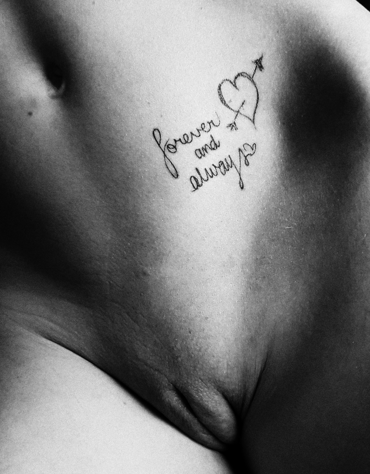 sexyyola:  Much love ! #sexyyola #originalcontent #sexy #nude #pussy #tatoo  Please