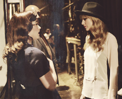  "@ddlovato: Breathe - Taylor Swift""@taylorswift13: @ddlovato I love you!" 