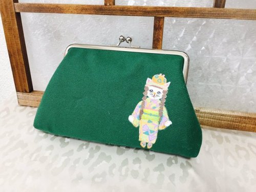 Hand painted cat in kimono purses, so cute! (seen on)