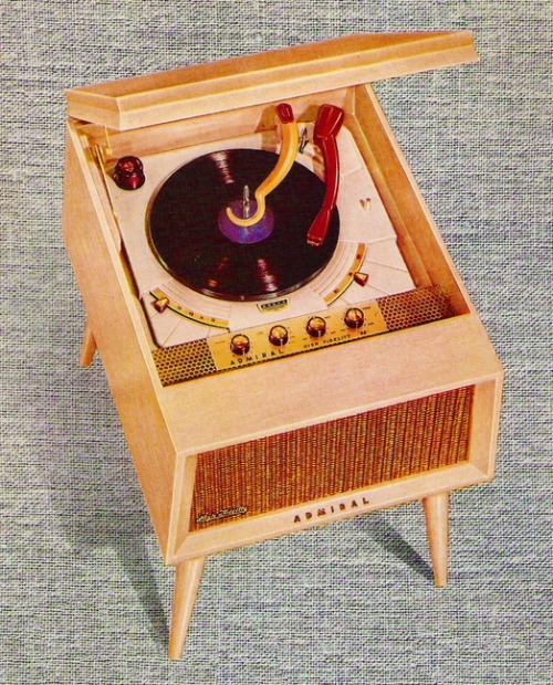 1956 Admiral 4 speed High Fidelity“88” chairside Phonograph in Blonde OakMark Amsterdam
