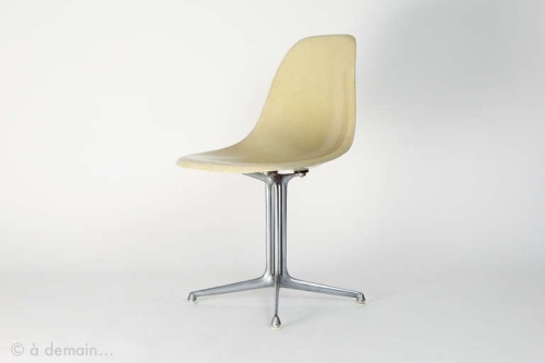 Ray & Charles Eames, DSR “Shell” Chair, La Fonda base, 1959. For Herman Miller. USA.