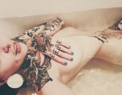 atroposrose:  I love bath time 