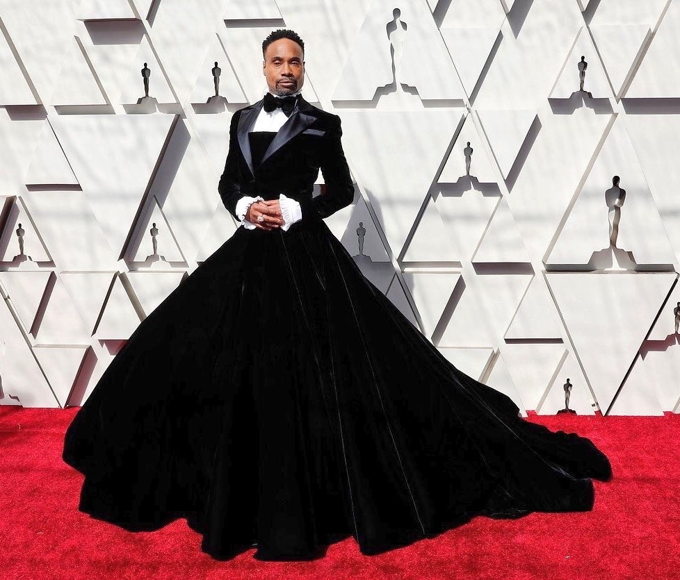 omalleymenagerie:  malus-syl-vestris:  ilyone:  cantdewwrite:  transpeterafterdark:  transpeterafterdark:     The dress he’s referring to. 😍  A) This look is fabulous B) Robe is just the French word for dress and that makes me laugh every time. Like