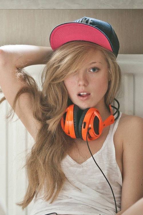 orsonthemaniac:  All horny gamer girls approve this adult game  PLAY NOW!