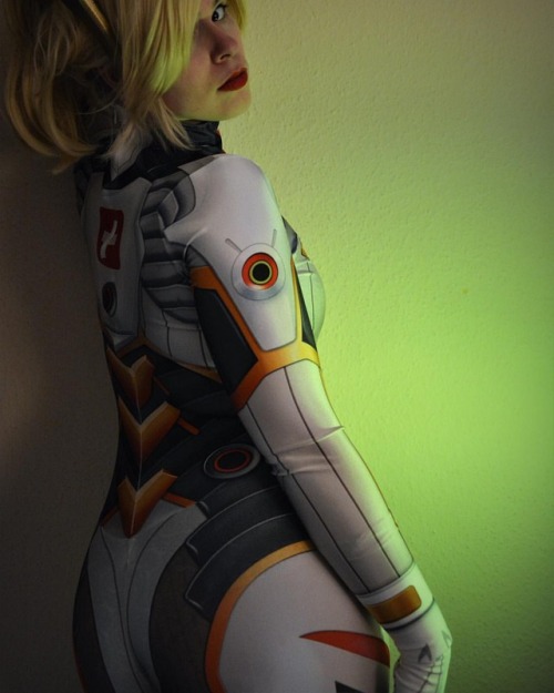 Happy #humpday my sweet thangs  Have a great appointment with the doctor  #blizzardgames #dvacosplay