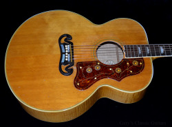 garys-classic-guitars:  Gorgeous 54’ Gibson