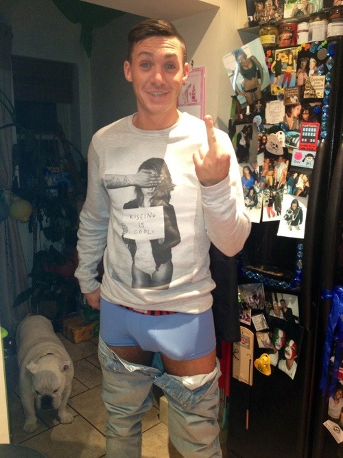 famousmennakeduk:Kirk Norcross from the tv show TOWIE flashing his hardon through his jeans and pant