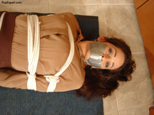 bondagehedgehog:  Karina Santos