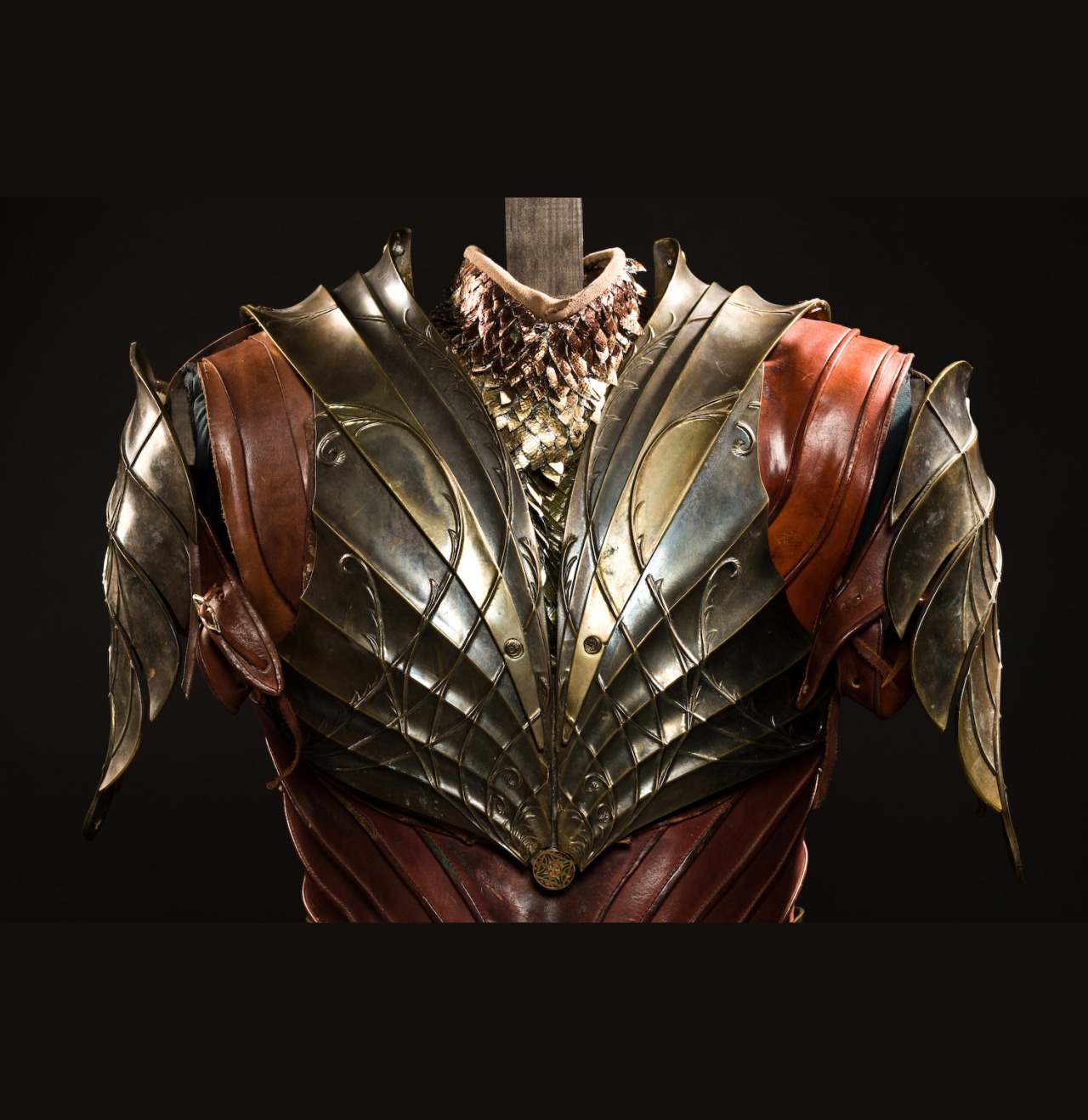 glirabrownlock:  Lothlorien elf armour 
