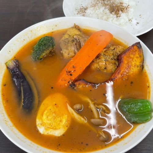 . #soupcurry. . 新店開拓シリーズ！ 白石区の @soupcurrymoon36 さんへ 私の周りのカレー好きさんが言っていたから、前から気になってました . 我が家から片道35分は