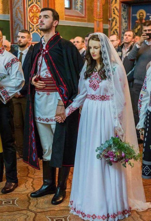blueskygoldenground:Ukrainian wedding