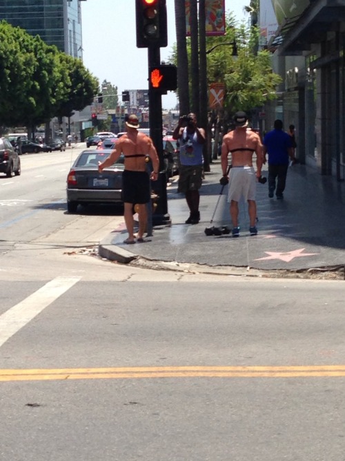 coelasquid:We asked what they were doing and apparently they’re just lifting weights on the sidewalk