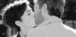 xcelebz:  get to know me meme: 5/∞ tv-movie couples Dexter and Emma - One Day