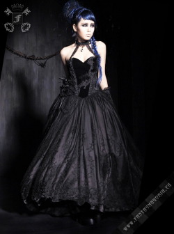 spookyloop:  Long gothic bustier dress by