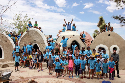 Nothing quite like a CalEarth field trip day!! Thanks to the @santamonicayouthorchestra for visiting