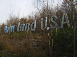 congenitaldisease:Built in 1955, Holy Land USA, located in Waterbury, Connecticut, is an 18-acre them park inspired by Bethlehem and Jerusalem during the Biblical era. It was closed in 1984 by the creator, John Baptist Greco, as he had planned to improve