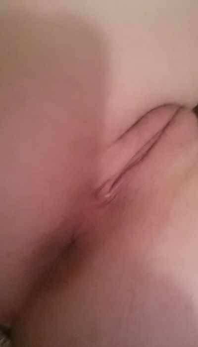 twandts:  More sexy pics like this one Click Here!or Submit Here!kik and snapchat :