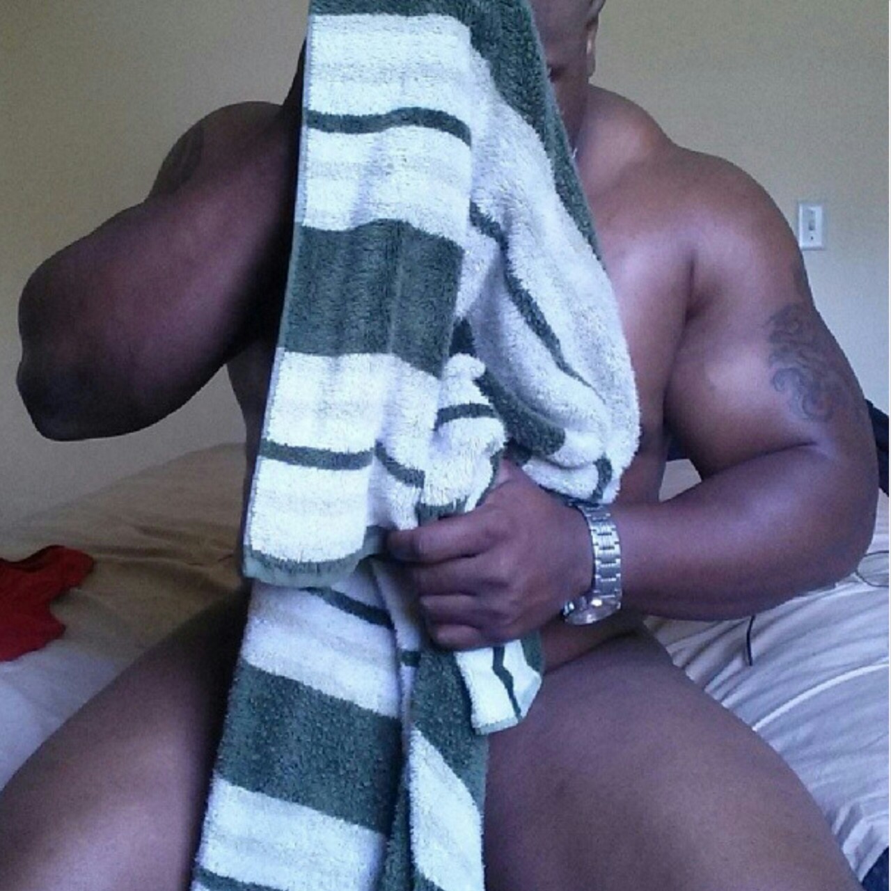 mediumrarebeef:  Big country boy!