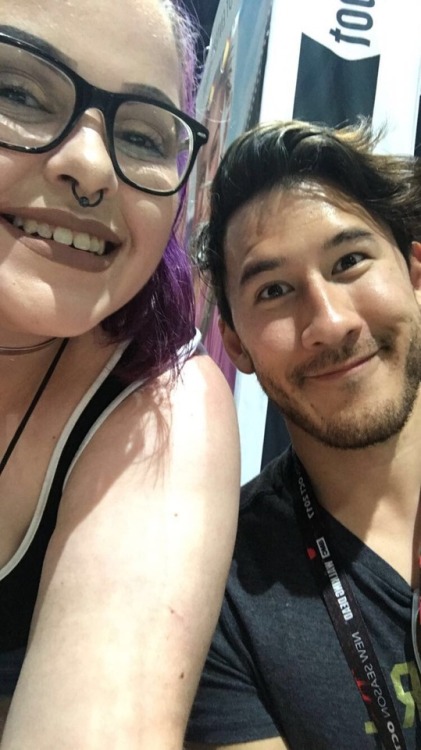 versaillesingray: So… this happened last night! I got the opportunity to meet @markiplier and his br