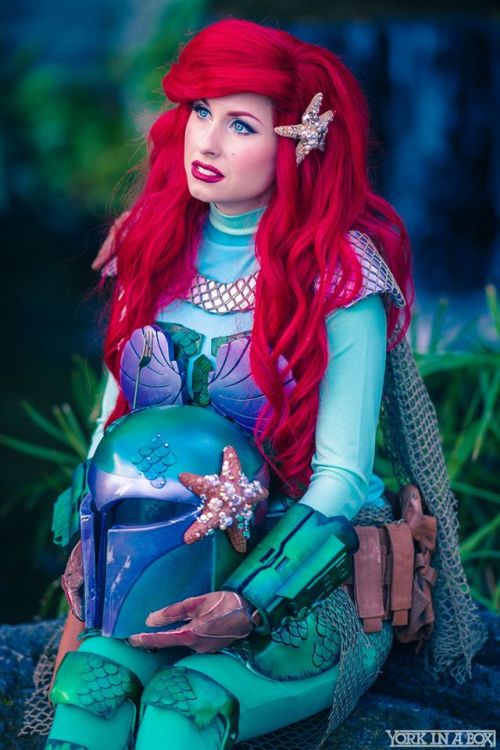 thejabberwocki:musicaldreamfox:thegreatbigfour:queens-of-cosplay:Disney/Star Wars mashup themed shoo