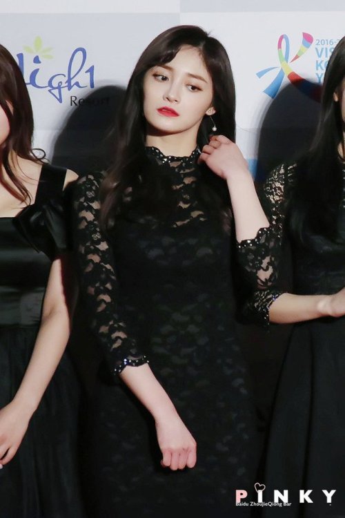 pristin-kyulkyung:170119 Pristin Kyulkyungat Seoul Music Awards© ZhouJieQiongPinky Bardo not edit, c