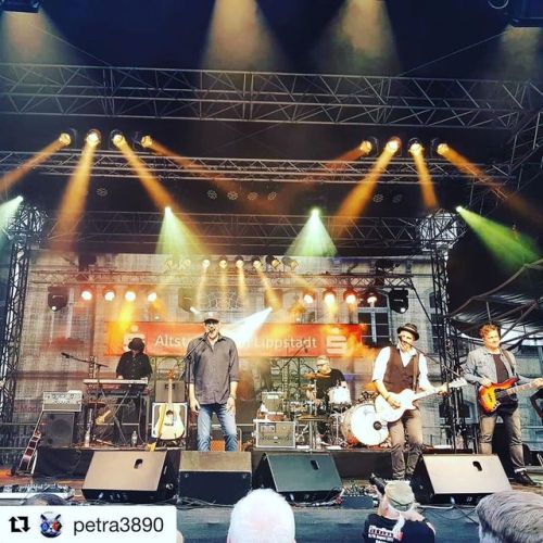 Great gig yesterday with #wingenfelder Thank you Lippstadt! #Repost @petra3890 with @get_repost・・・#W