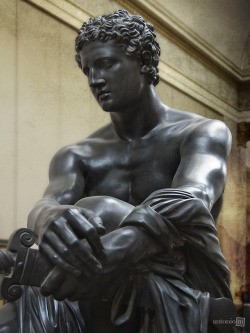 iafeh:  Mars seated - Luigi Valadier-bronze