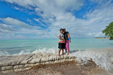 loulouuuuu:  poly—nesian:  tiare-tipani:  While Australians face enormous challenges from climate change, put yourself in the shoes of those living on coral islands and atolls spread across the Pacific Ocean. For Pacific Islanders, land is life. Climate