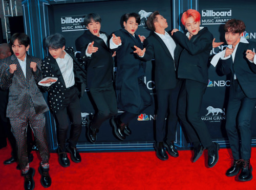 syuga: BTS - BBMAs ‘19   ↳Top Social Artist    ↳Top Duo/Group