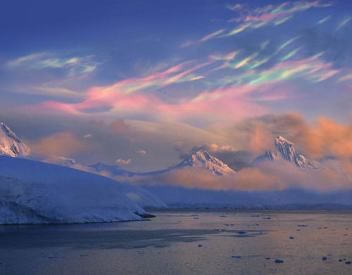 Strange sky phenomenon Polar Stratospheric Clouds