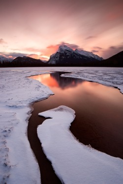 cjwho:  Breathtaking Canadian Landscapes by Wayne Simpson | via  Ontario-based photographer Wayne Simpson captures some stunning, scenic landscapes of Canada. Each image presents a beautiful expanse of land, often coated in an untouched stretch of white