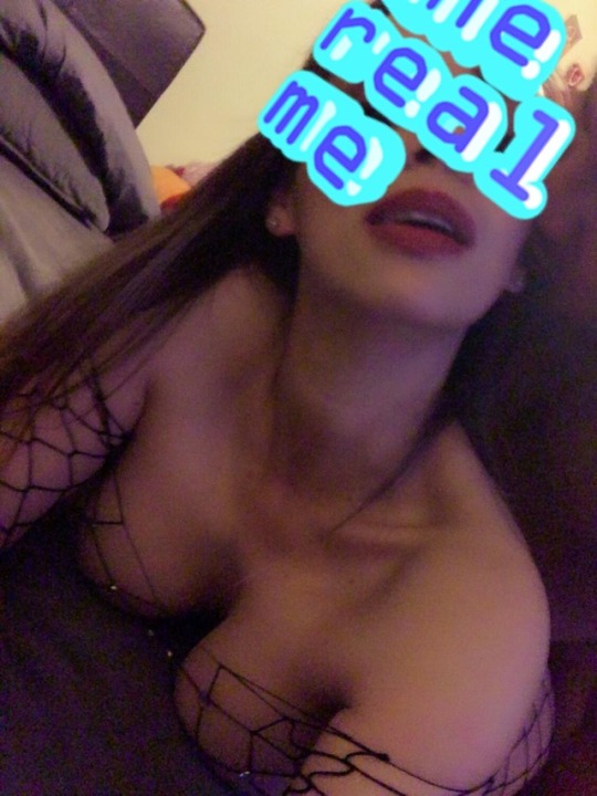 sexy-hotwife86:  Real swinger couples in SoCal please reblog so we can find each other.Parejas swinger reales en SoCal por favor compartan 😈😈😈  I.E area 951 