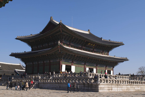 theurbanhistorian:Gyeongbokgung Palace and groundsSeoul, South KoreaAs soon as the 600 year old Jose