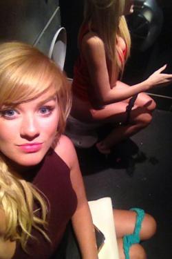 POTTY BLONDES