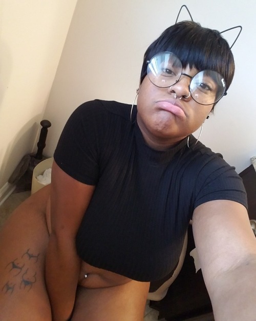yournudemom:  I was a cat on Valentine’s day.