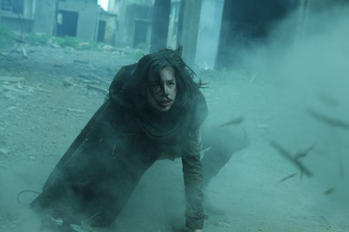 Mizuhara Kiko as Mikasa Ackerman in the Shingeki no Kyojin live action filmsFull set of the new screen captures released today (Part 1 / Part 2)