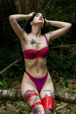 liya-suicide:  Want to see more of my new Elektra set? Click here to check it out on Zivity! Voting gets you special sexy bonus images not included in the original set! 