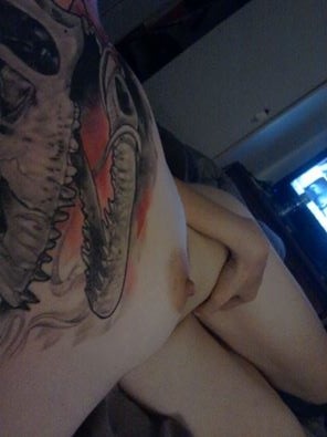 pixelatedlovesongs:  Sneaky shot with tumblr in the background.  I’ve had a lazy