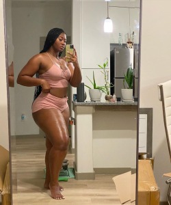 googelymoogely:begrimesocks:LeTicia MonyelleOMG 🍑💗🤍🤯