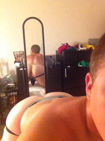 jockslut:Thanks for the submissions stud! This is my favorite… I love a guy who likes to present his
