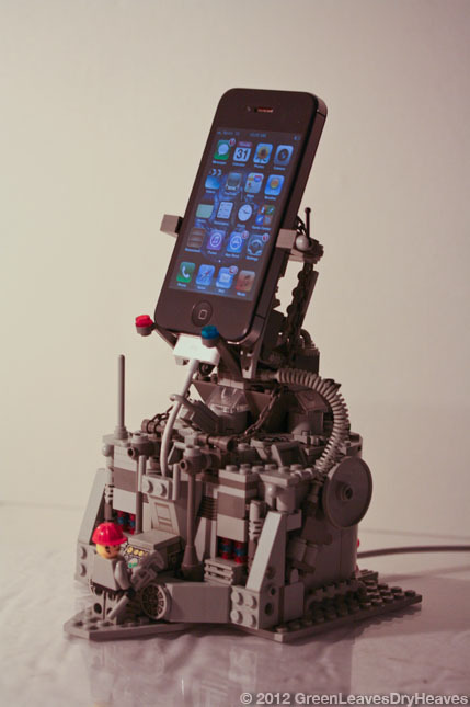 creative-curiosity-design:  Practical Uses for Lego pieces  (Source: Mashable)