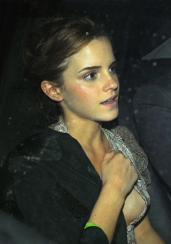 boa-celeb:  Emma Watson - at the “Harry