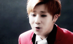 previously-kimvampgyu-deactivat:  sunggyu’s dracula the musical greeting. 