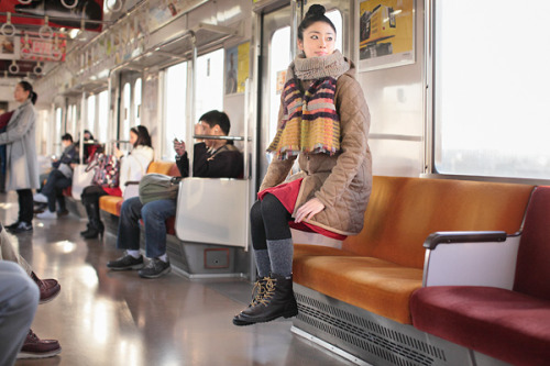 darksilenceinsuburbia:  Natsumi Hayashi | Levitation 