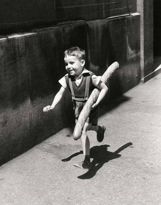 Willy Ronis
Le petit parisien, 1952.