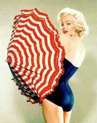 bettiepagebangs:  Marilyn Monroe