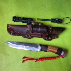 radoobutuc:  One more #heretik #knifesheath #leathercraft