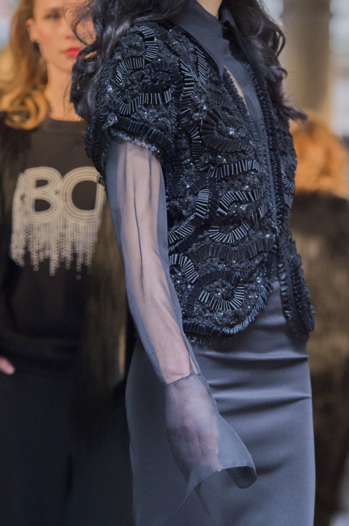 myworldofelegance:  Roccobarocco Fall 2018 Ready-to-Wear Milan Fashion Week source:TheImpression.com