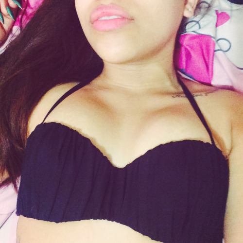 gnarlycupcakex:  Black swimwear